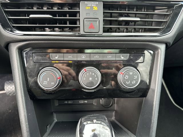 Used 2023 Volkswagen Taos SE AWD/4WD image 19