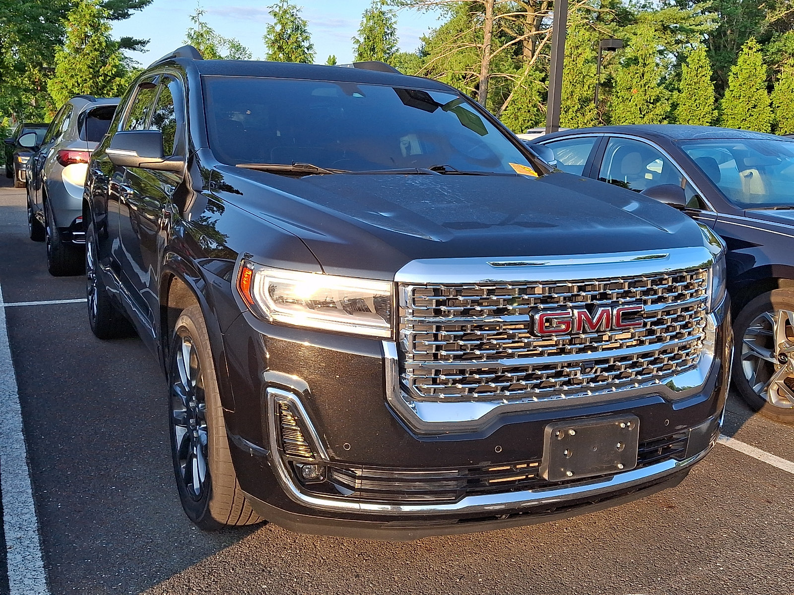 Used 2023 GMC Acadia Denali w/ Black Diamond Edition AWD/4WD image 5