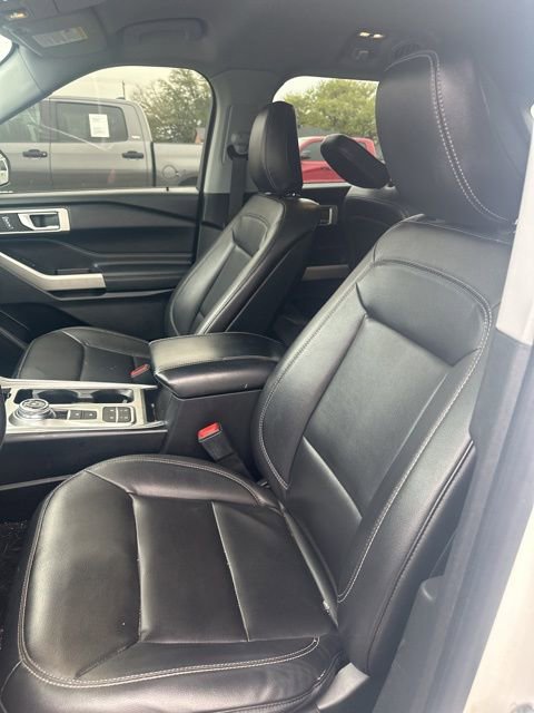 Used 2020 Ford Explorer XLT w/ Equipment Group 202A image 6