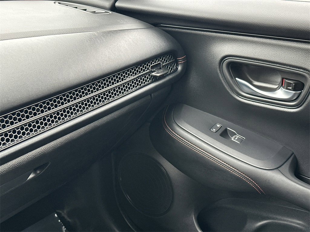 Used 2025 Honda HR-V Sport image 29