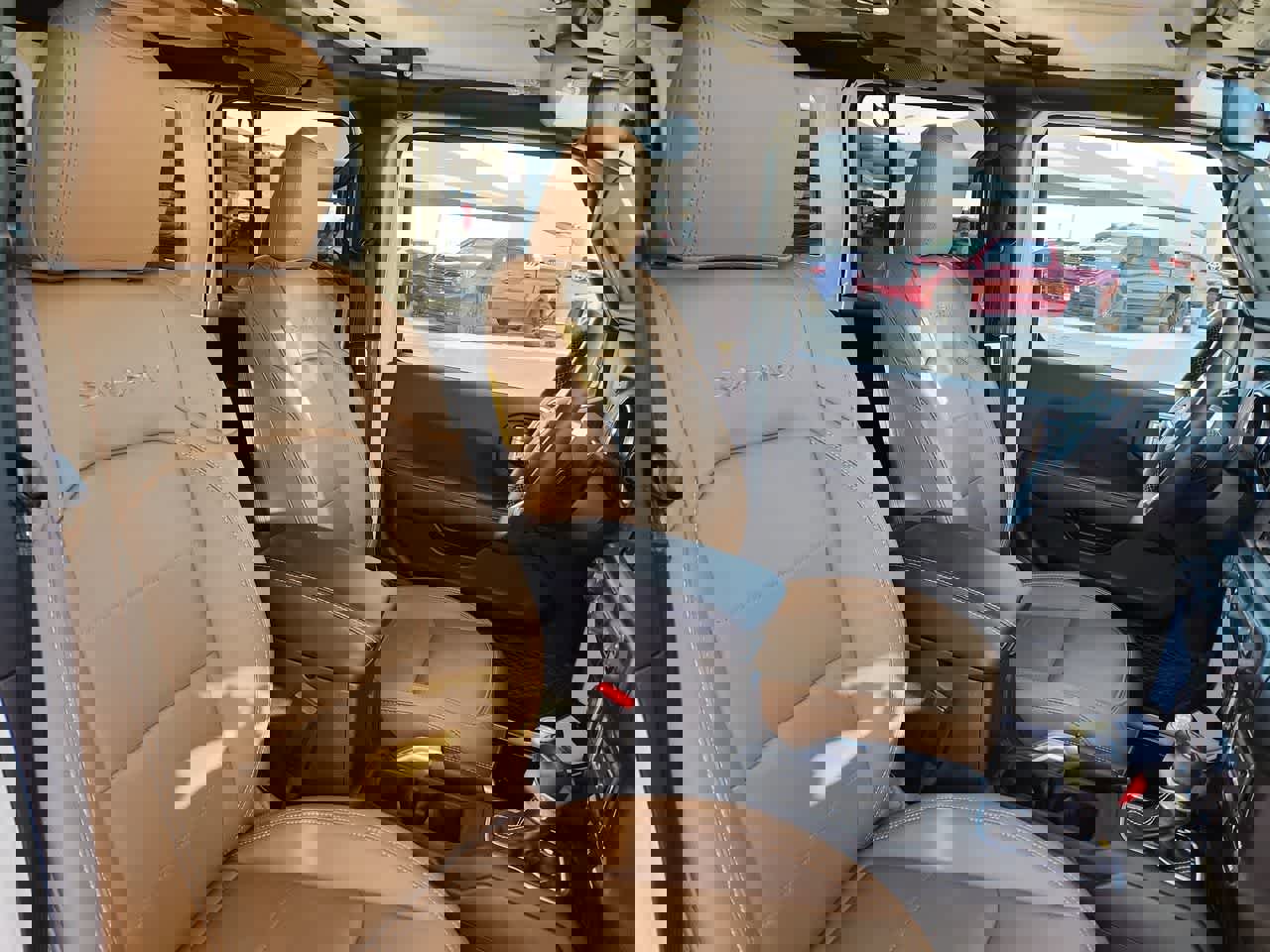 Used 2023 Jeep Wrangler Sahara w/ Cold Weather Group image 18