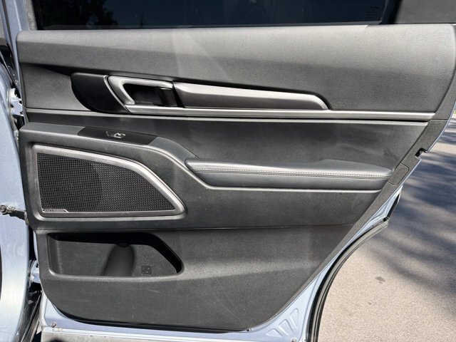 Used 2025 Kia Telluride S FWD image 19