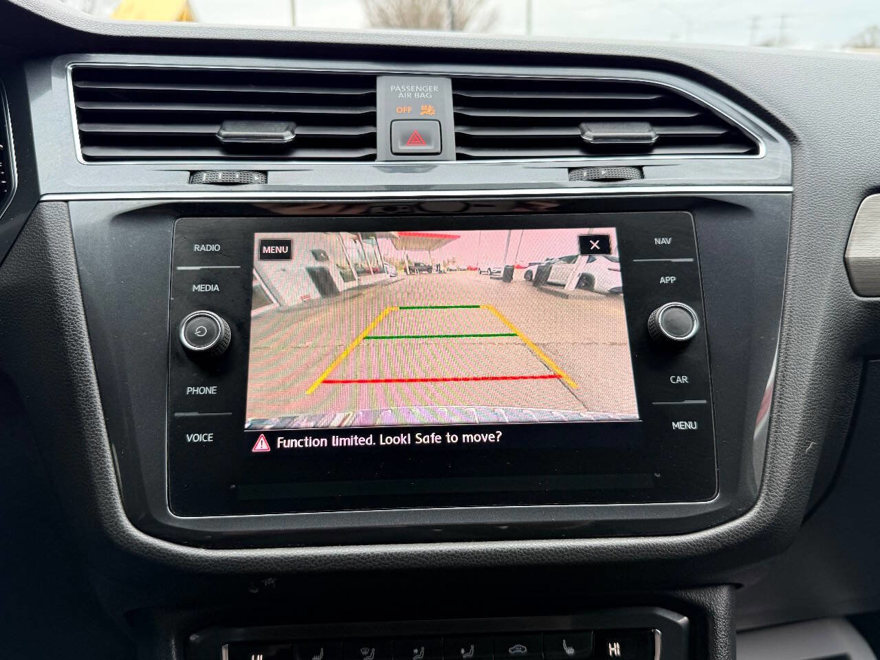 Used 2019 Volkswagen Tiguan SEL Premium R-Line image 23