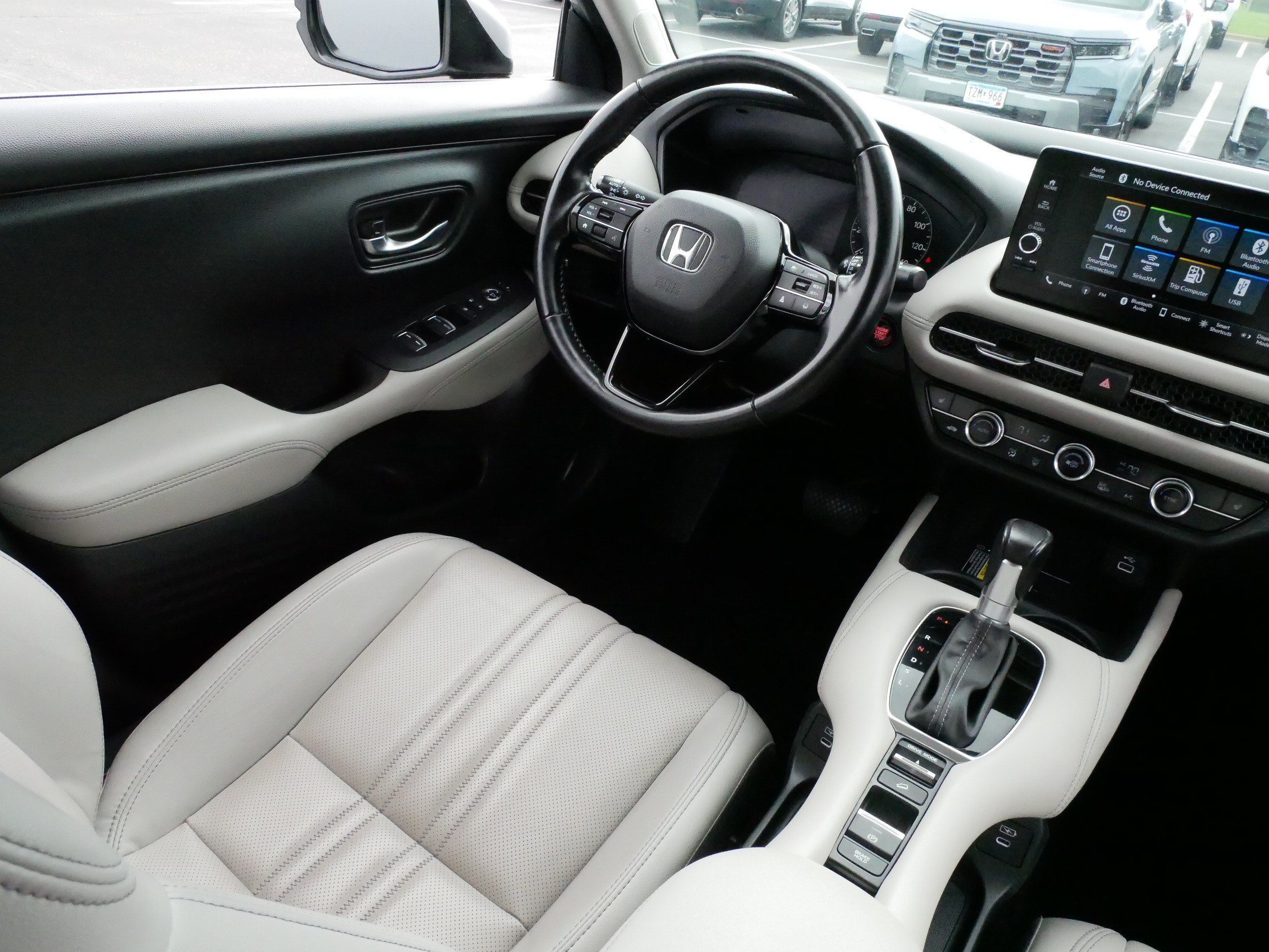 Used 2025 Honda HR-V EX-L image 9