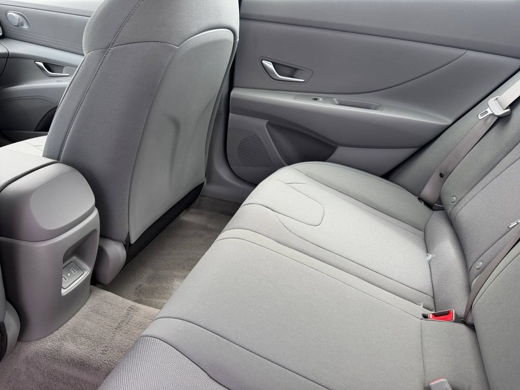 New 2026 Hyundai Elantra SE FWD image 13