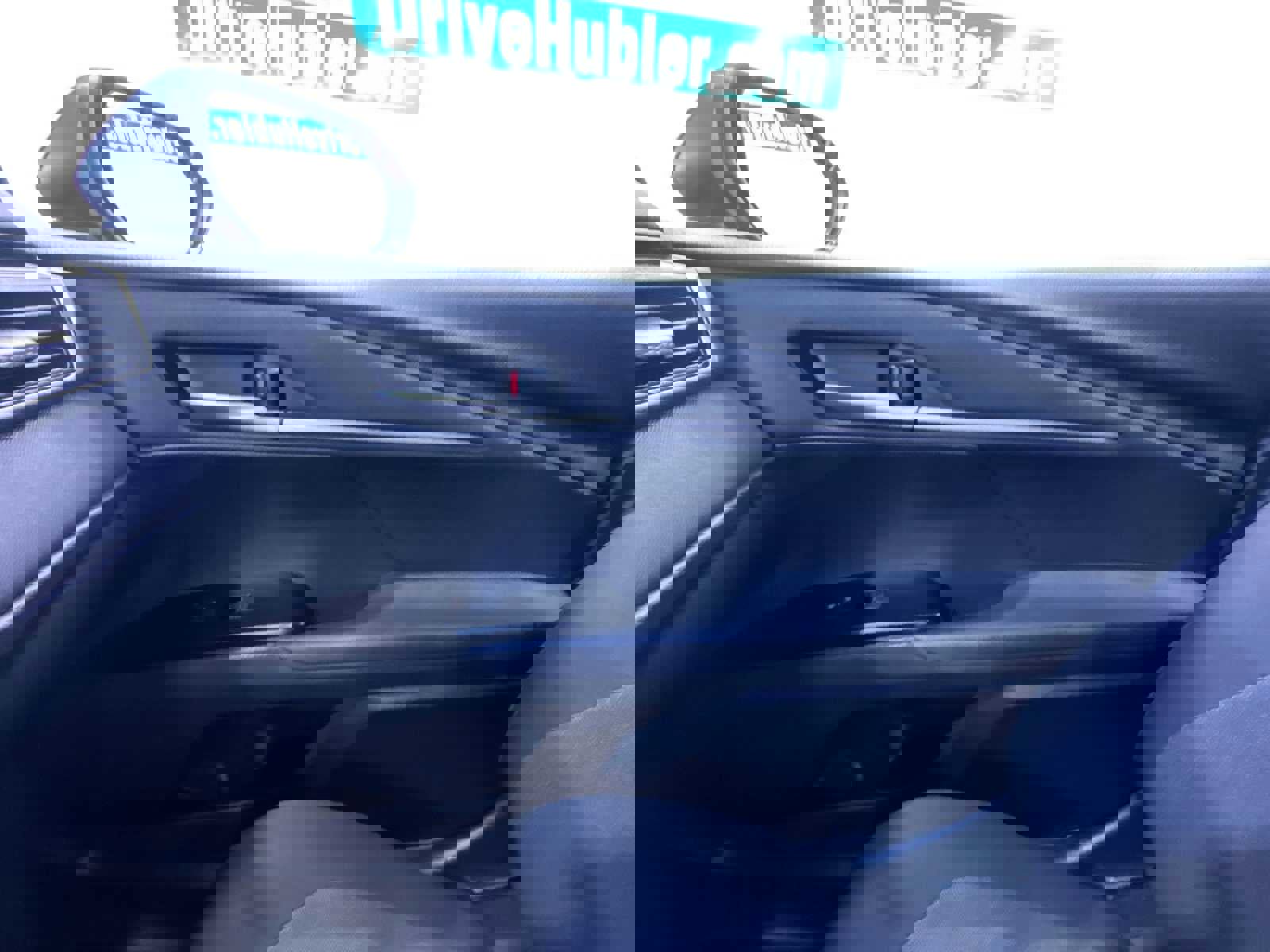 Used 2025 Toyota Camry LE image 33