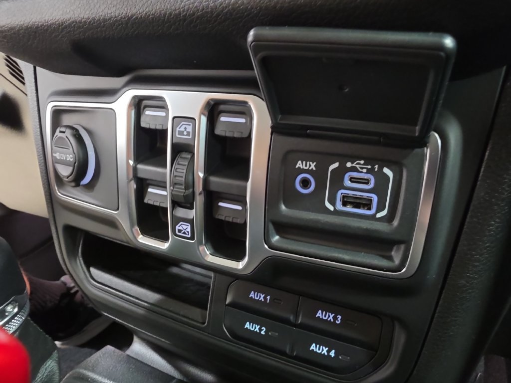 New 2026 Jeep Gladiator Sport AWD/4WD image 21