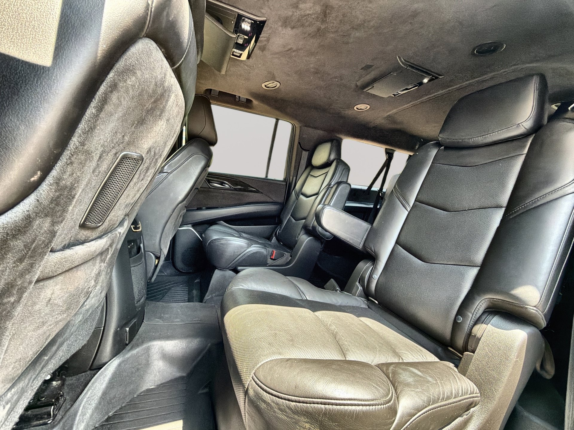 Used 2019 Cadillac Escalade ESV Platinum AWD/4WD image 26