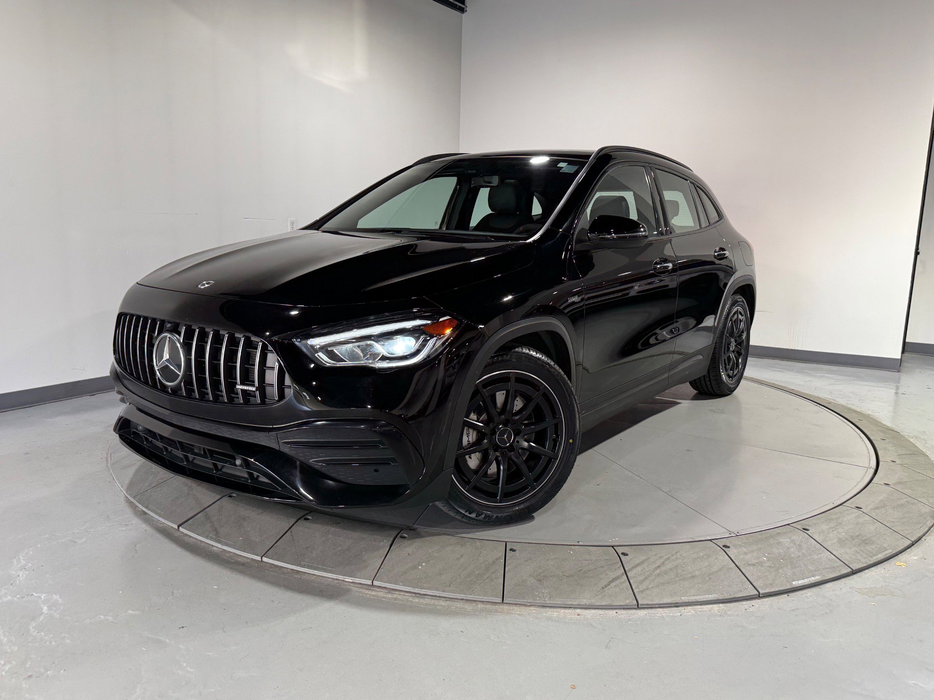 Used 2022 Mercedes-Benz GLA 35 AMG 4MATIC w/ Premium Package Lite image 2