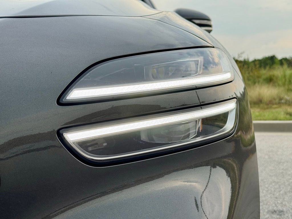 Used 2026 Genesis G70 2.5T RWD image 9