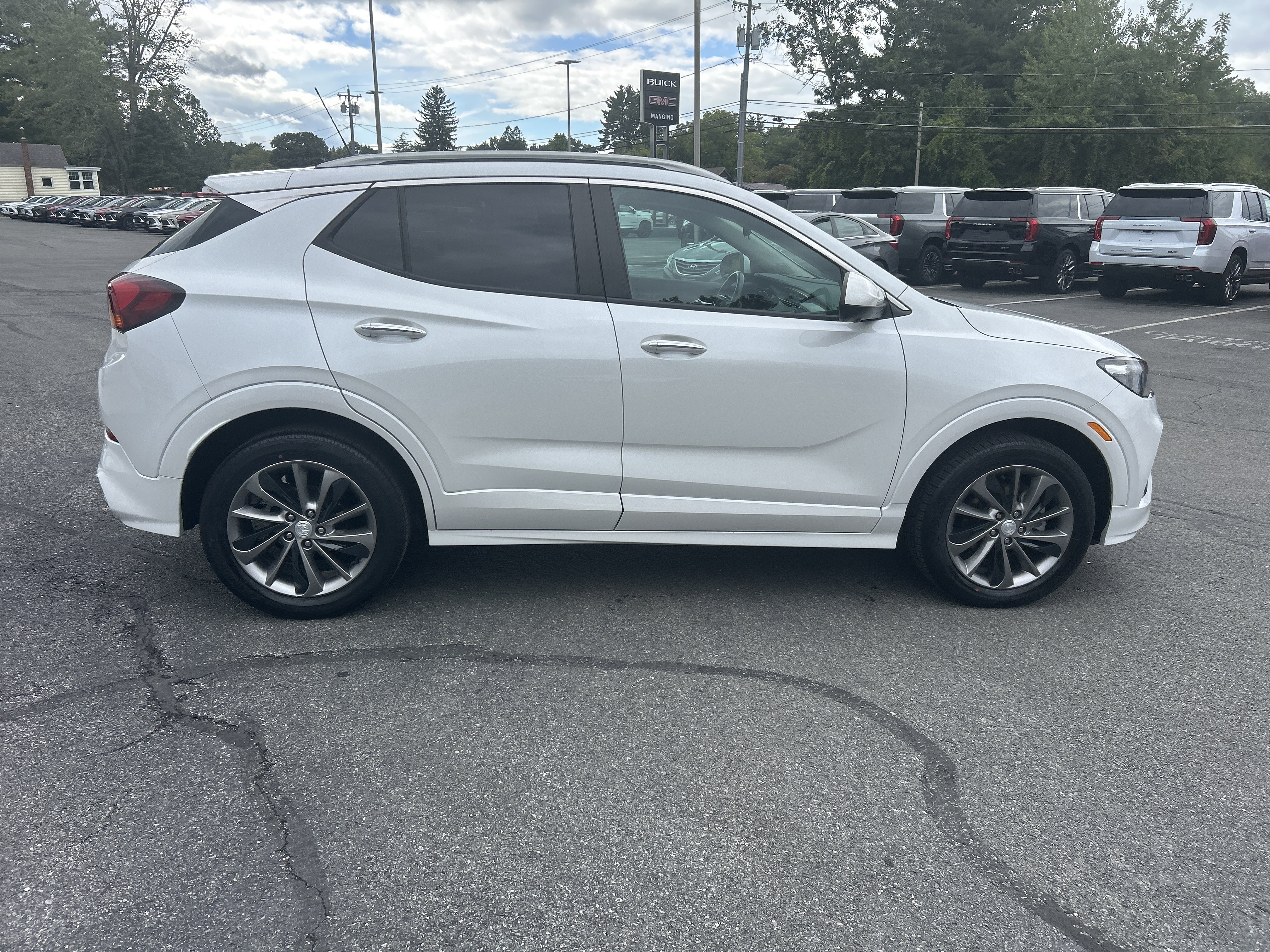Used 2021 Buick Encore GX Select w/ Advanced Technology Package AWD/4WD image 14