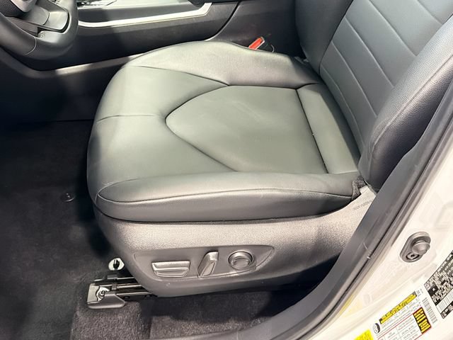 Certified 2025 Toyota Highlander XLE FWD image 16
