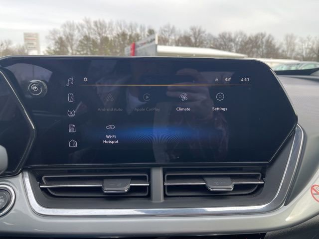 Used 2025 Chevrolet Trax LT image 17