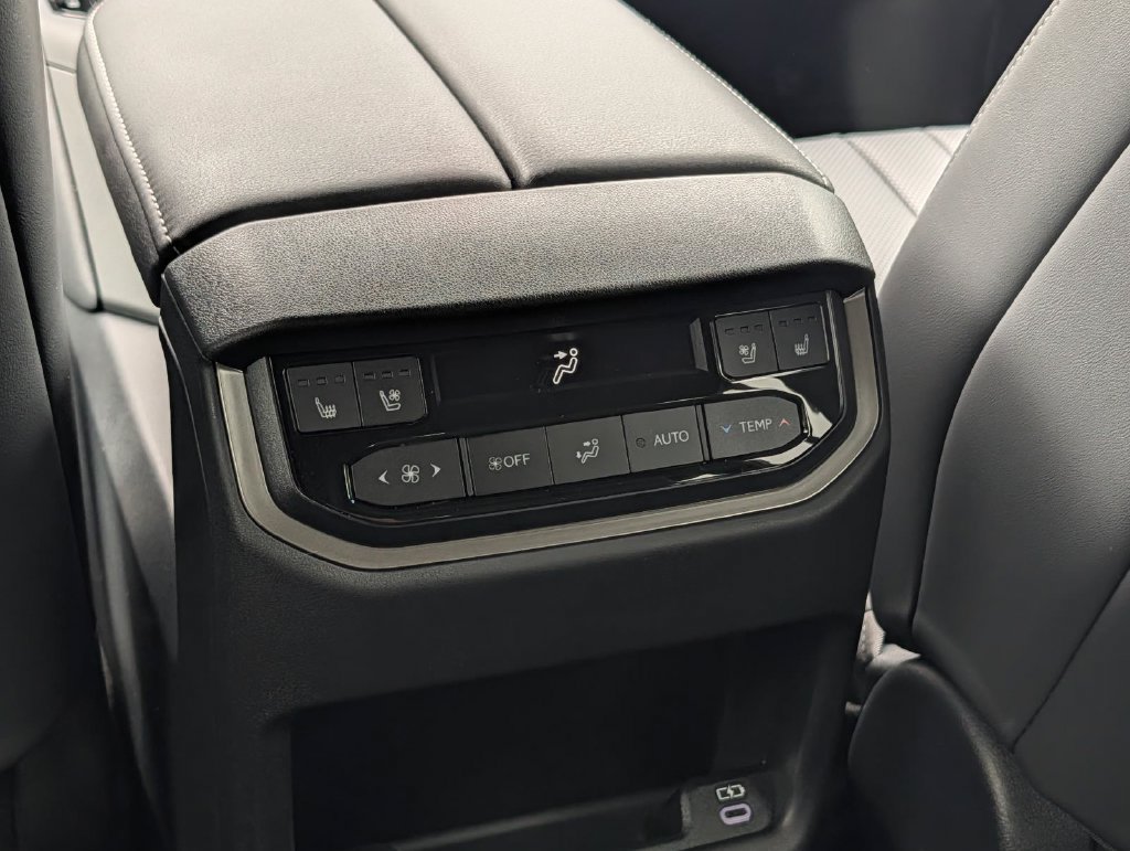 New 2026 Lexus TX 500h AWD w/ Technology Package image 11
