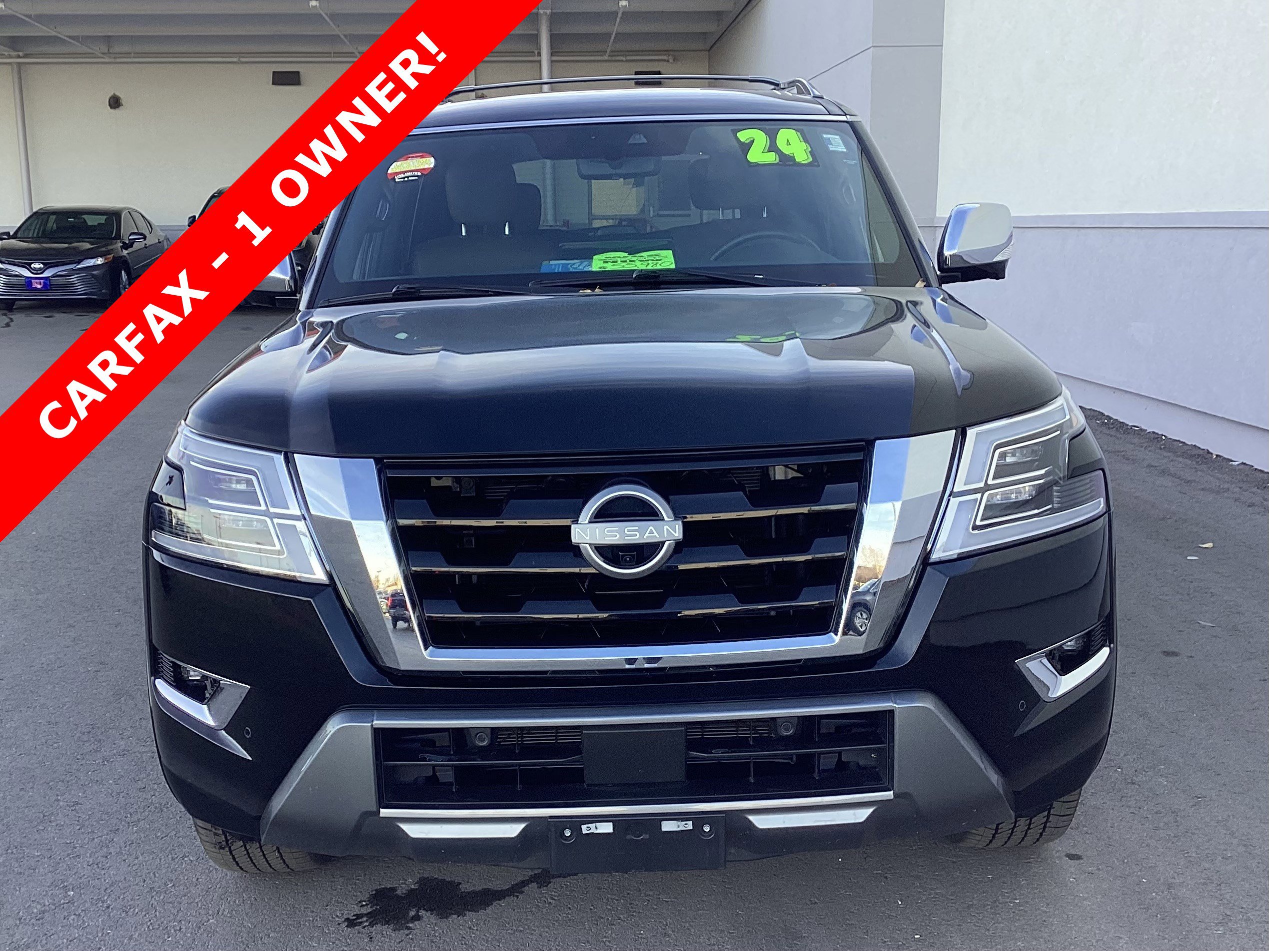 Used 2024 Nissan Armada Platinum w/ Captain's Chairs Package image 3