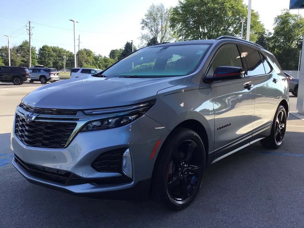 Used 2023 Chevrolet Equinox Premier w/ Redline Edition FWD image 12