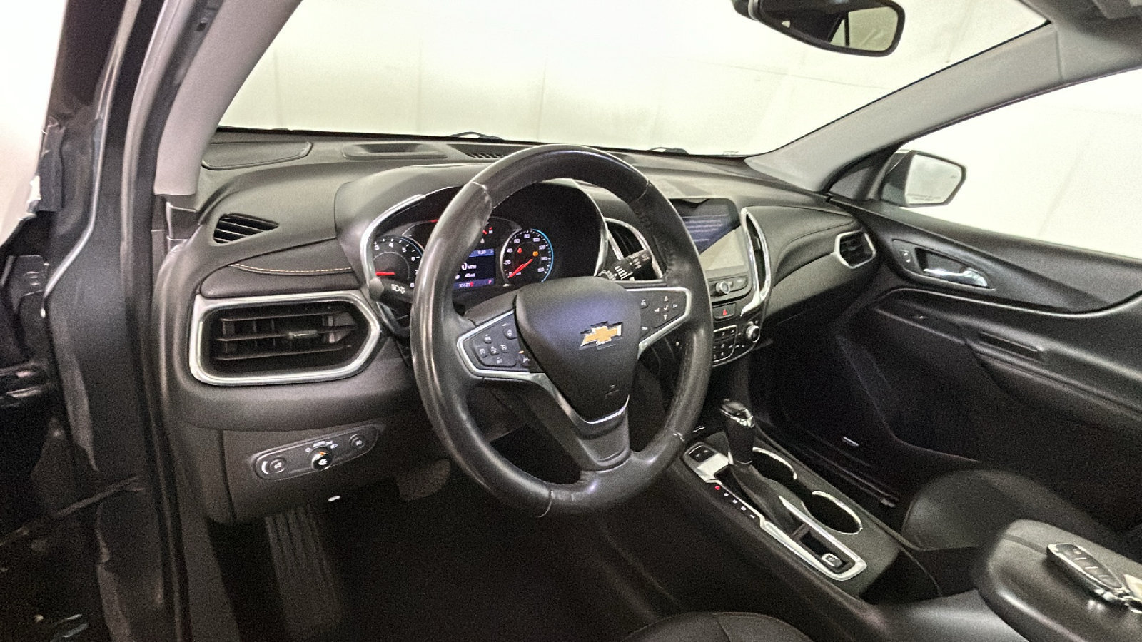 Used 2019 Chevrolet Equinox Premier AWD/4WD image 17
