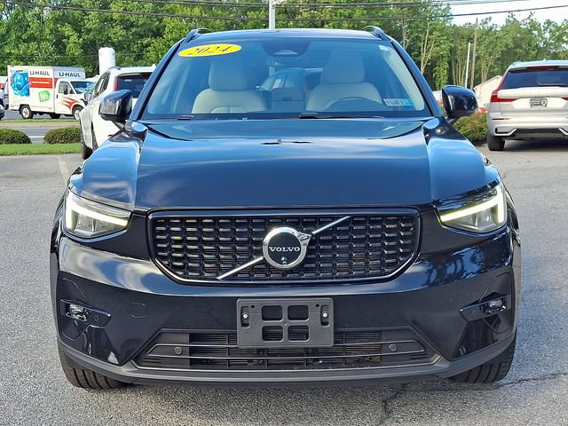 Certified 2024 Volvo XC40 B5 Plus w/ Protection Package Premier AWD/4WD image 2