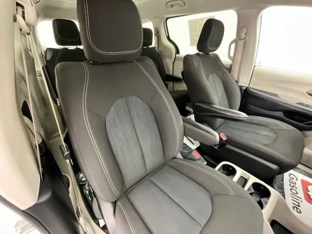 Used 2024 Chrysler Voyager LX FWD image 15