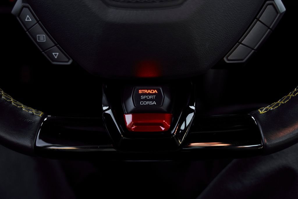 Used 2021 Lamborghini Huracan EVO image 54