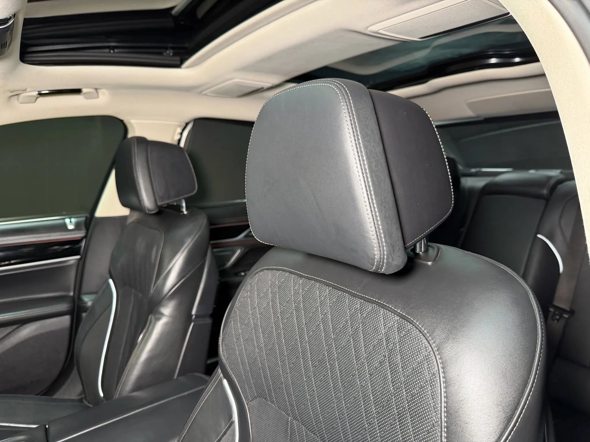 Used 2017 BMW 750i xDrive image 45