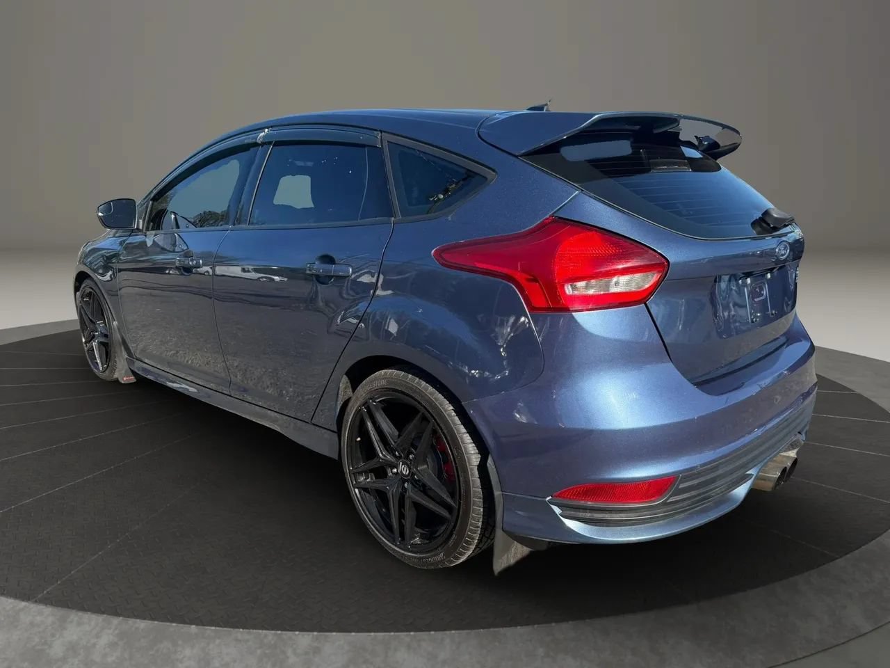 Used 2018 Ford Focus ST w/ Equipment Group 401A FWD image 7