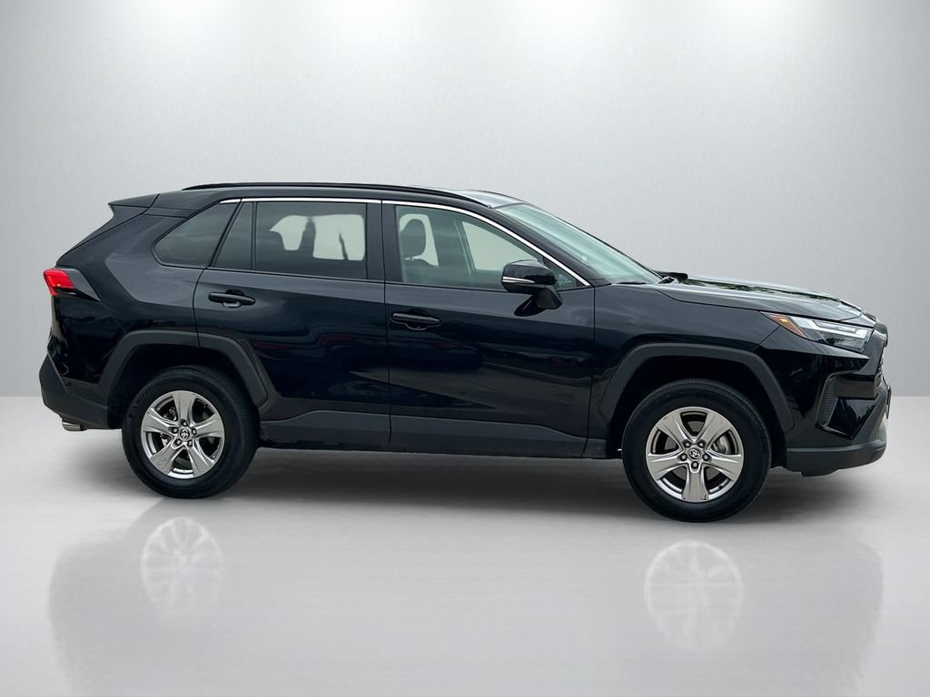 Used 2025 Toyota RAV4 XLE FWD image 4