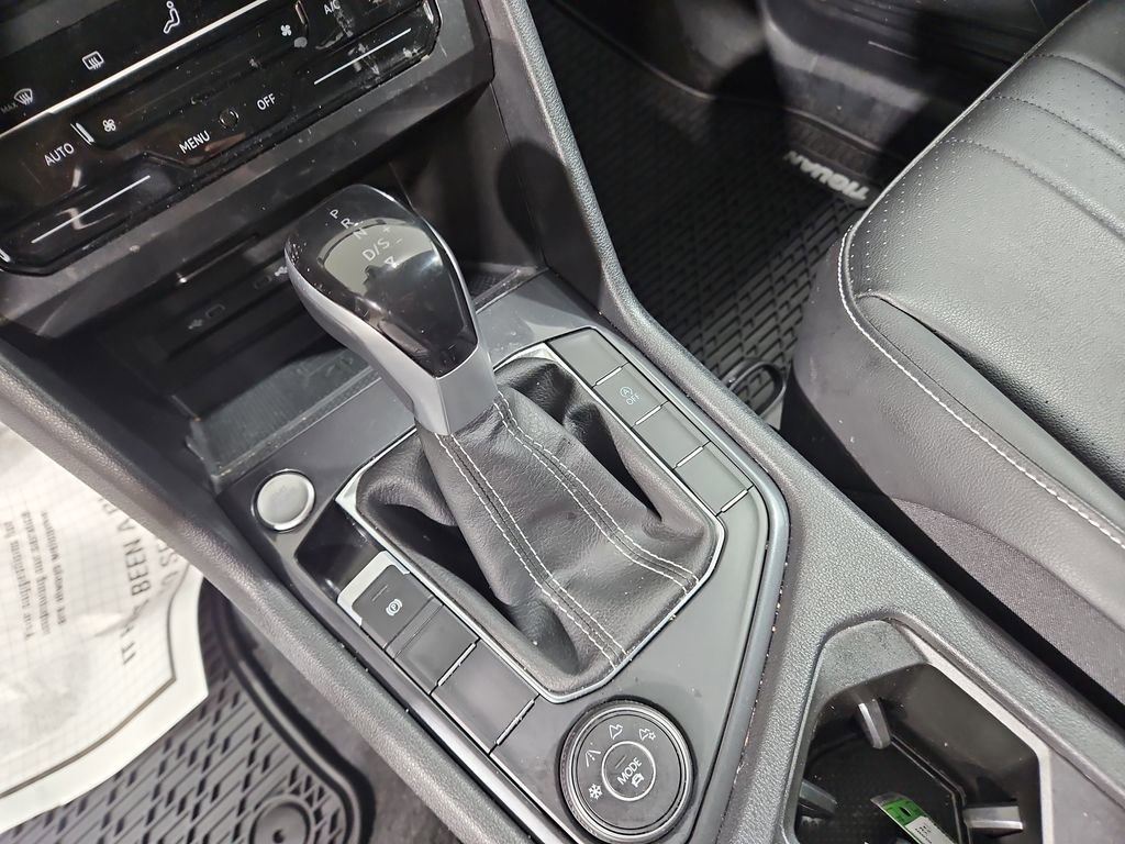 Certified 2024 Volkswagen Tiguan SE w/ Panoramic Sunroof Package image 27