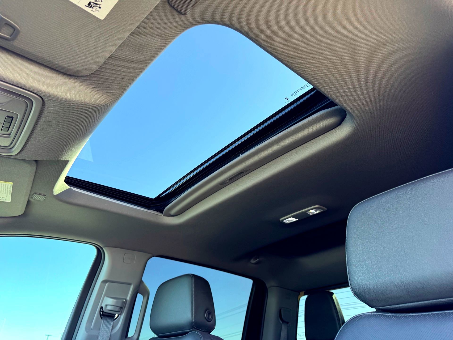 Used 2025 GMC Sierra 2500 SLT w/ SLT Convenience Package image 14