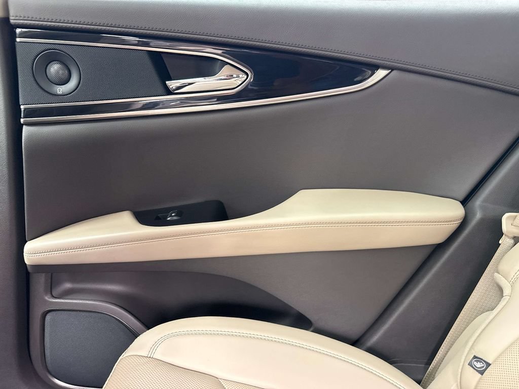 Certified 2023 Lincoln Nautilus Reserve w/ Luxury Package FWD image 13