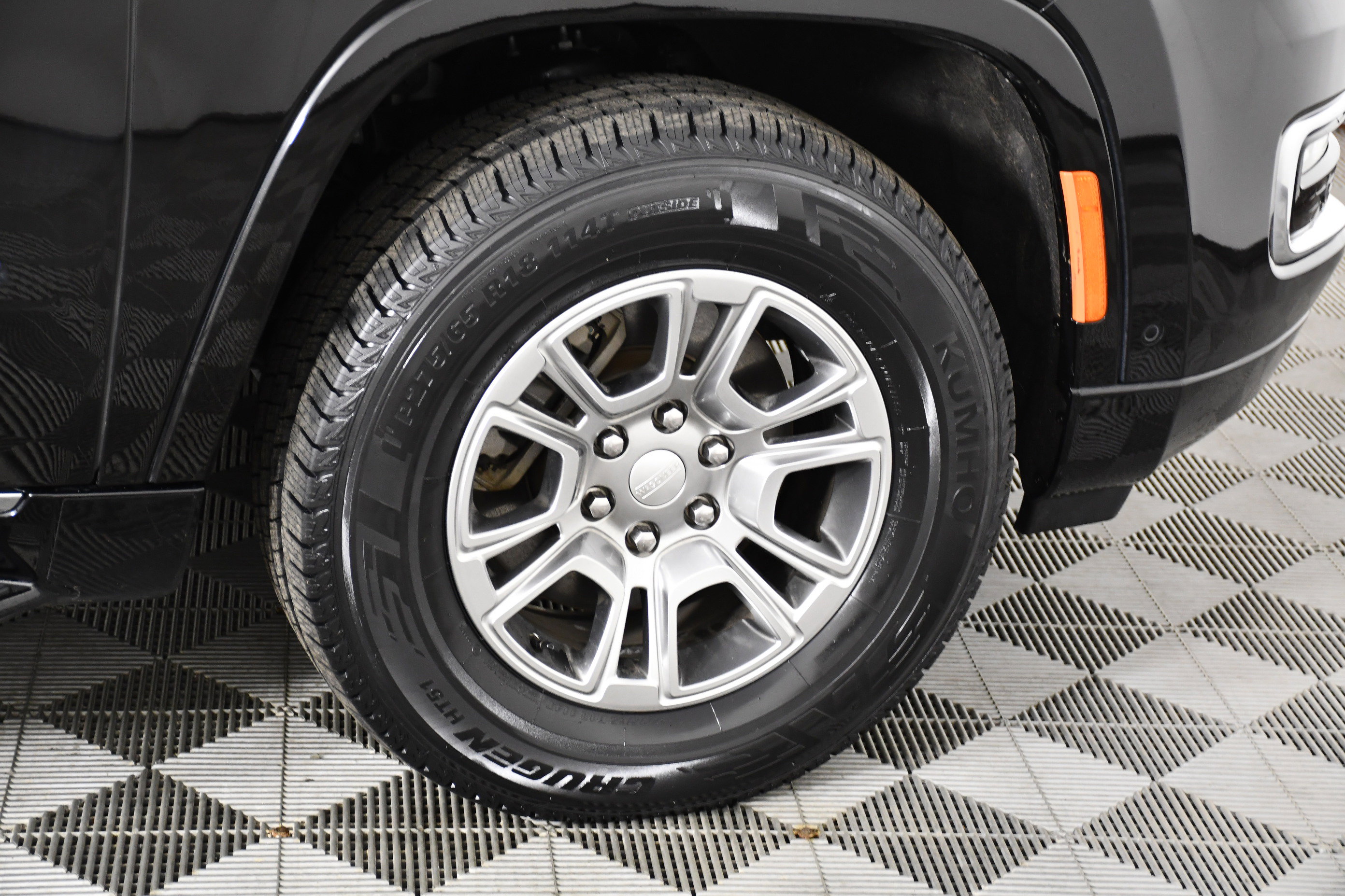 Used 2024 Jeep Wagoneer 4WD w/ HD Trailer Tow Package image 58