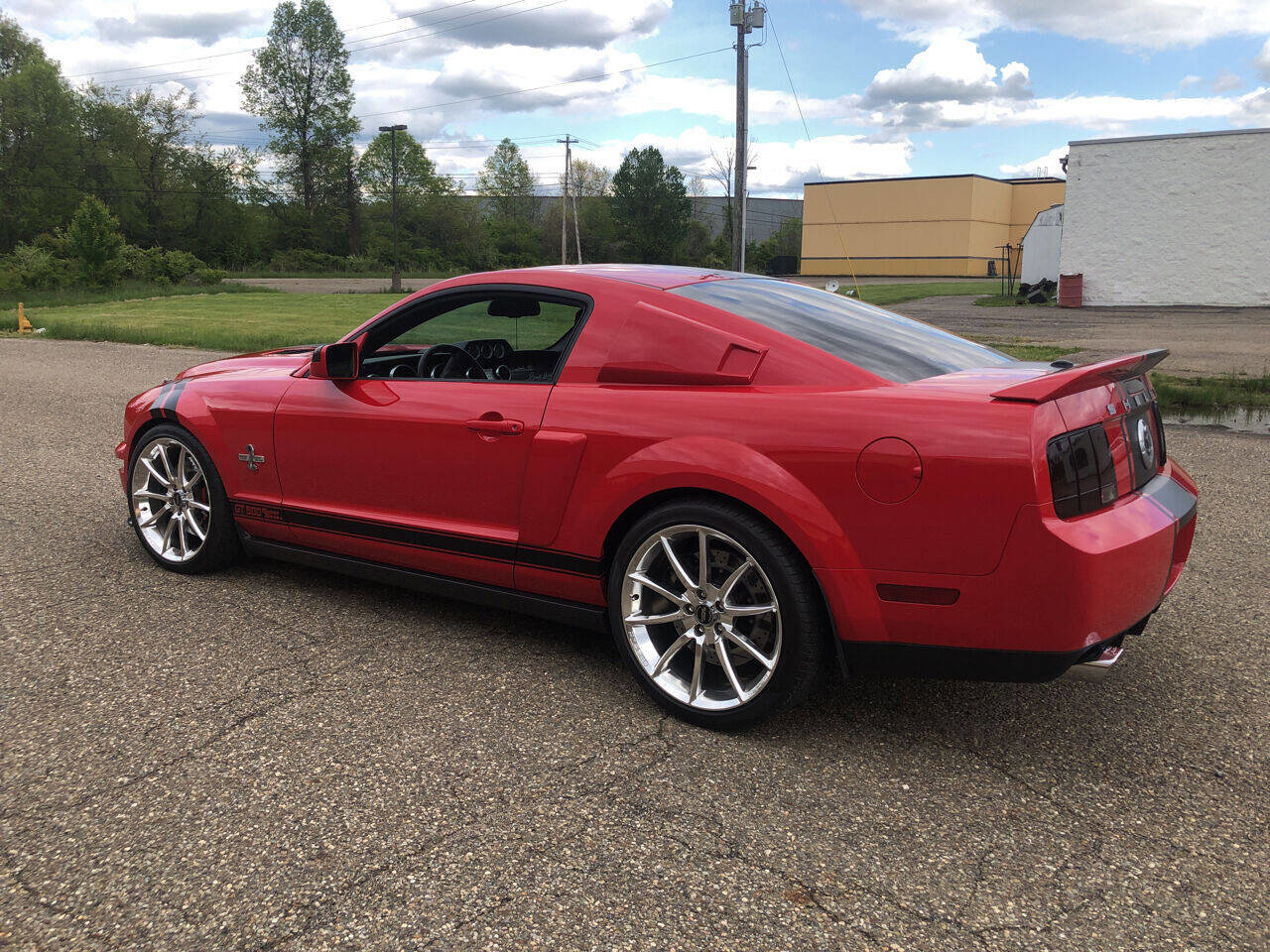 Used 2007 Ford Mustang Shelby GT500 RWD image 3