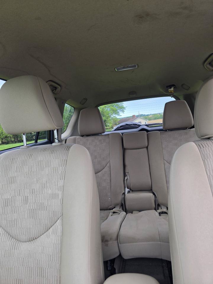 Used 2012 Toyota RAV4 4WD w/ Value Pkg image 5
