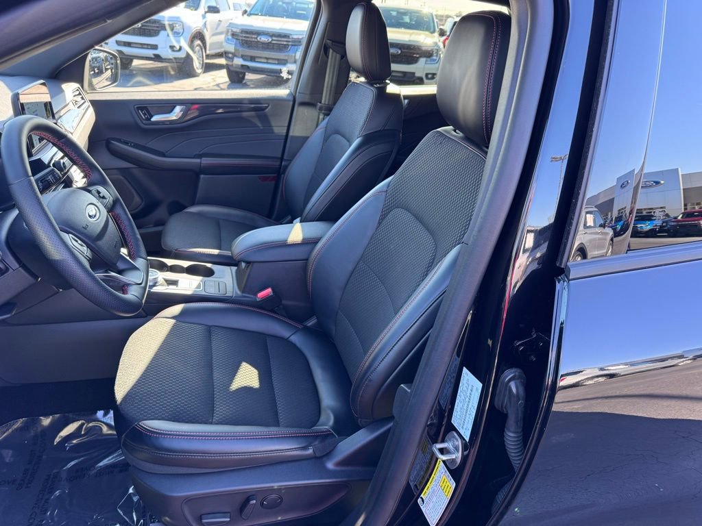 Used 2025 Ford Escape ST-Line Select image 18