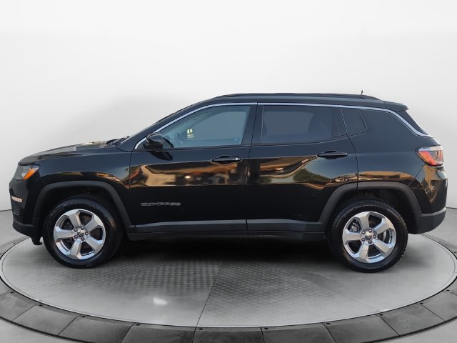 Used 2018 Jeep Compass Latitude w/ Popular Equipment Group AWD/4WD image 2