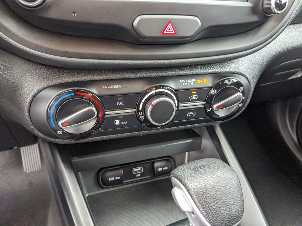 Certified 2025 Kia Soul LX image 25