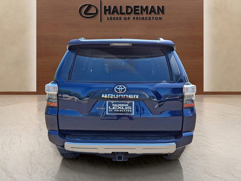 Used 2021 Toyota 4Runner TRD Off-Road Premium w/ Moonroof Package AWD/4WD image 5