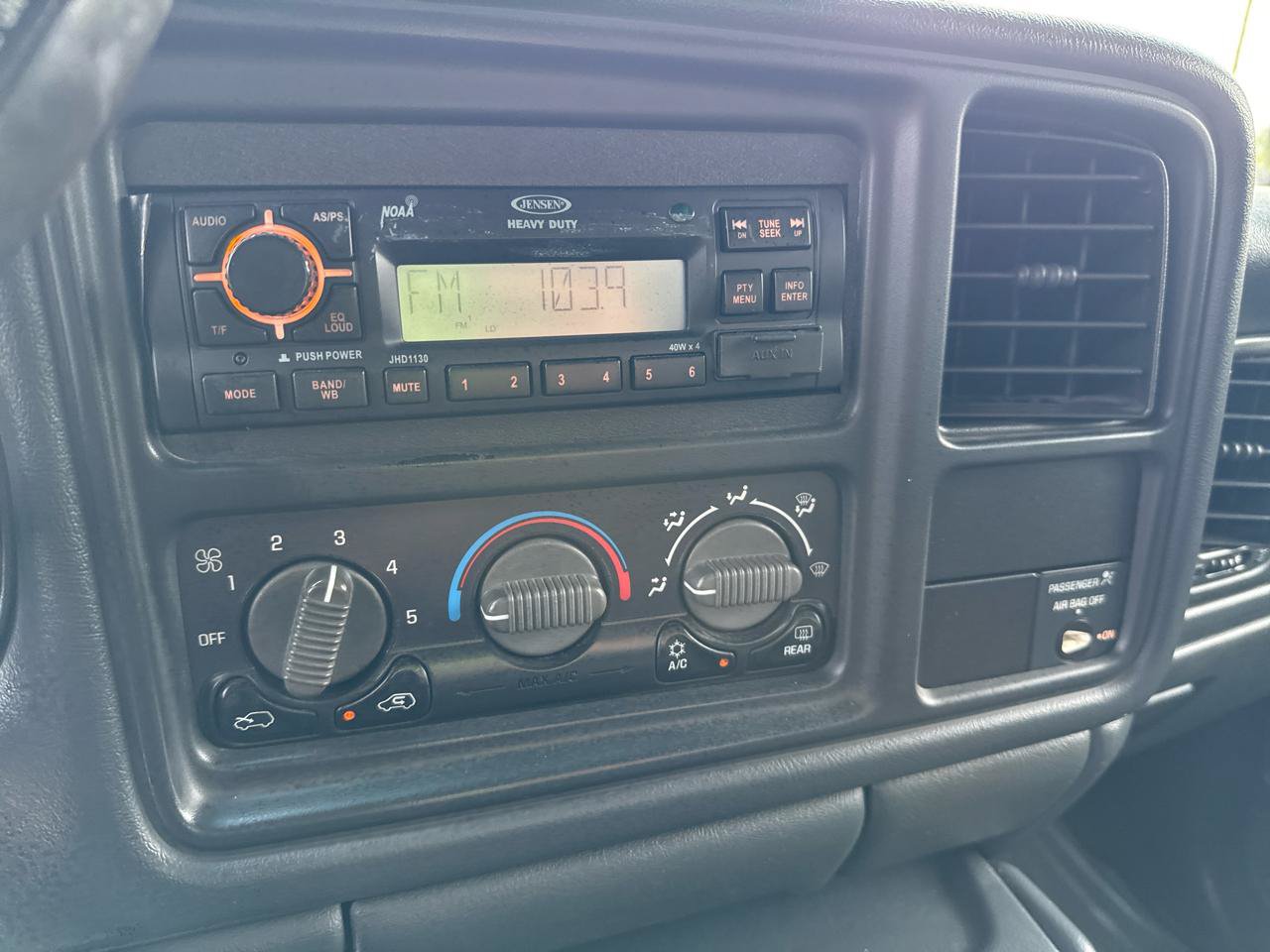Used 2000 Chevrolet Silverado 1500 LS AWD/4WD image 19
