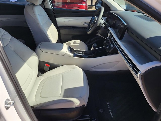 Certified 2025 Hyundai Tucson SE image 8