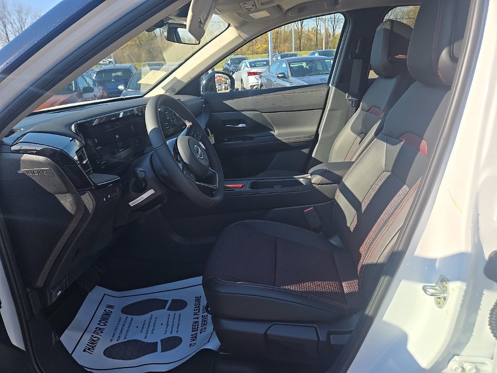 New 2026 Nissan Kicks SR w/ SR Premium Package AWD/4WD image 9