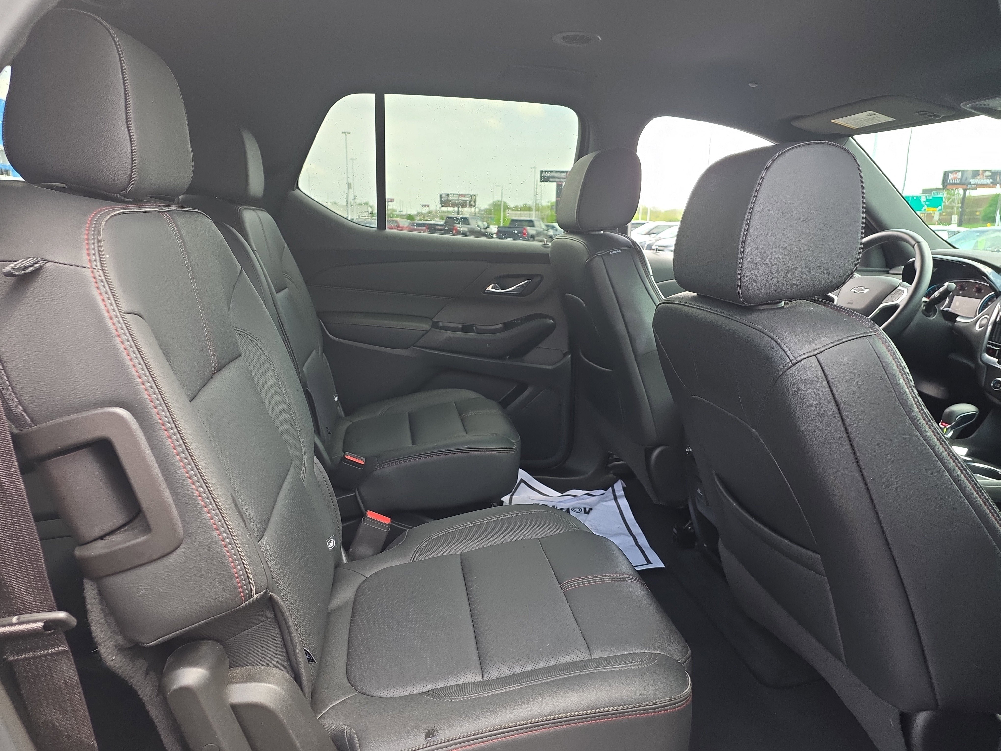 Used 2023 Chevrolet Traverse RS image 10