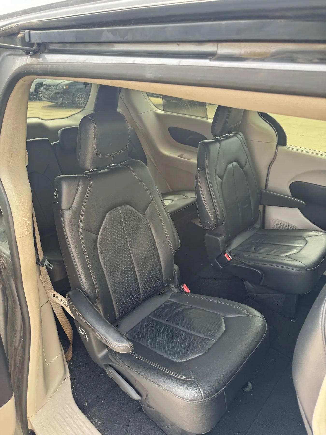 Used 2019 Chrysler Pacifica Touring-L image 19