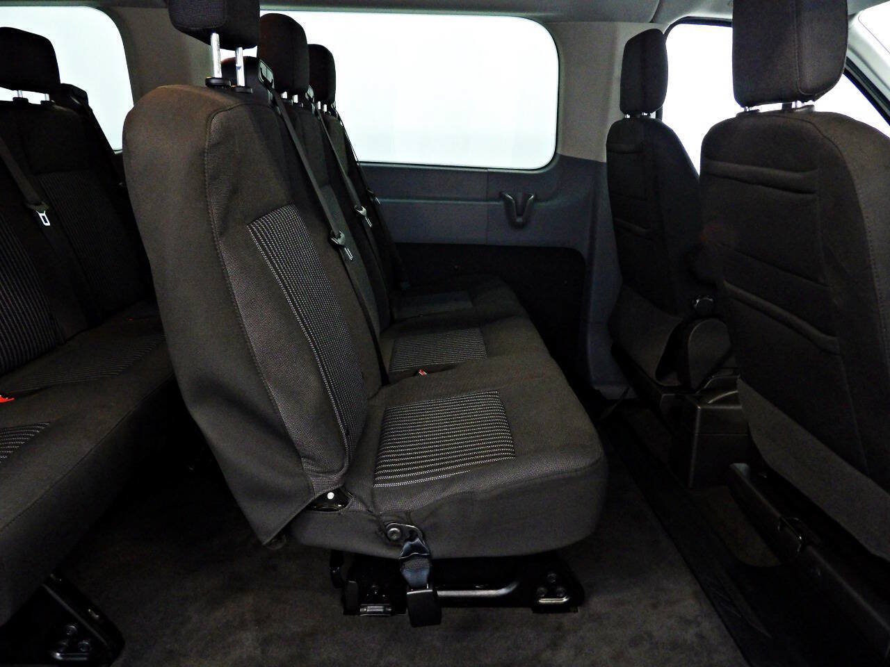 Used 2018 Ford Transit 150 XL RWD image 9