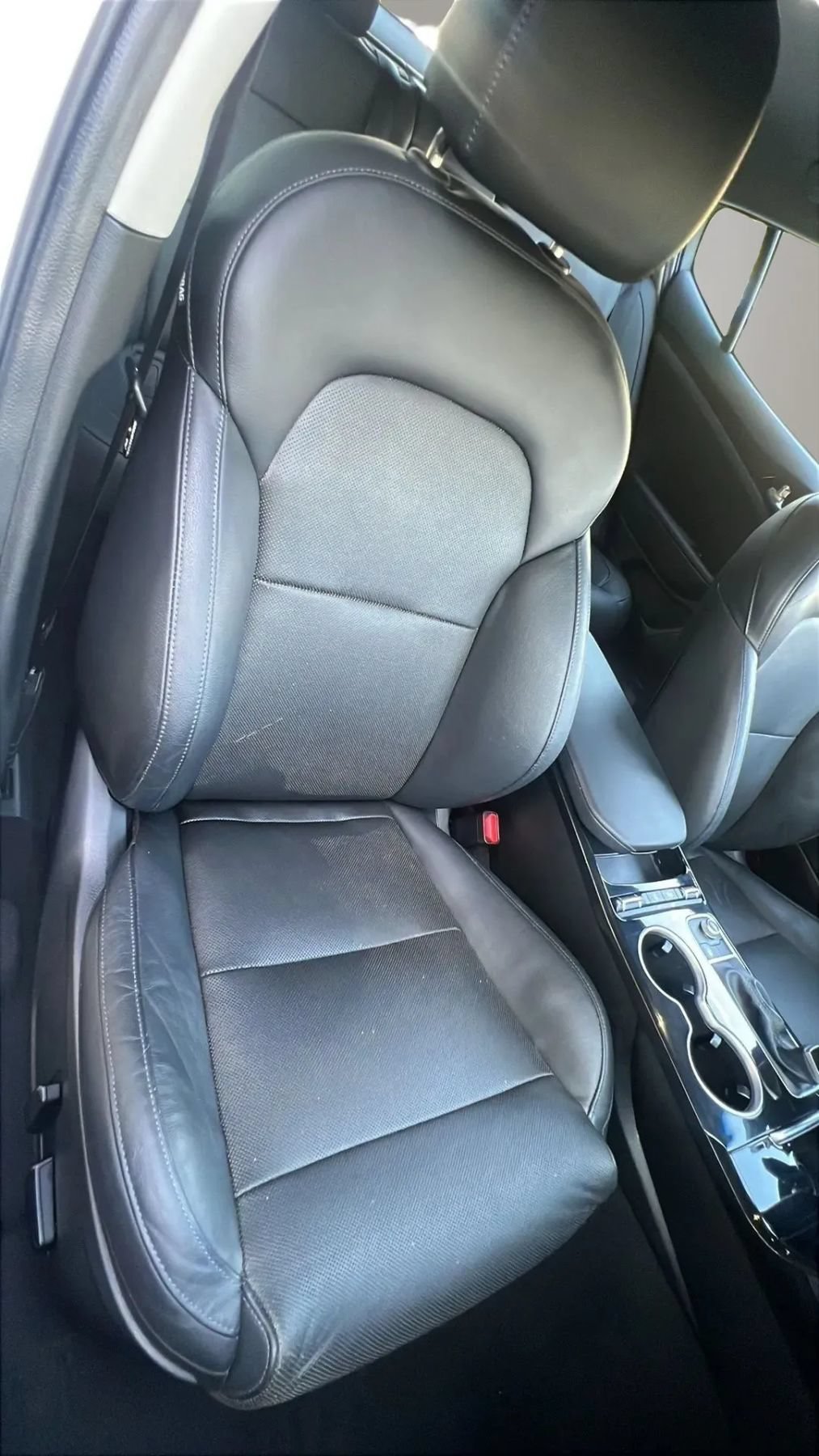 Used 2018 Kia Stinger RWD image 17