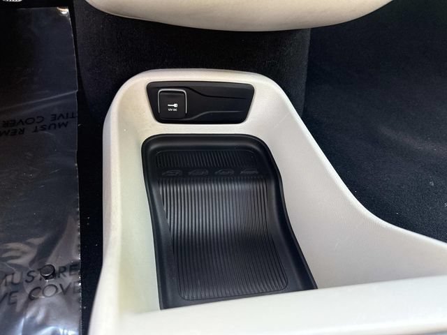 Used 2023 Chrysler Voyager LX FWD image 31