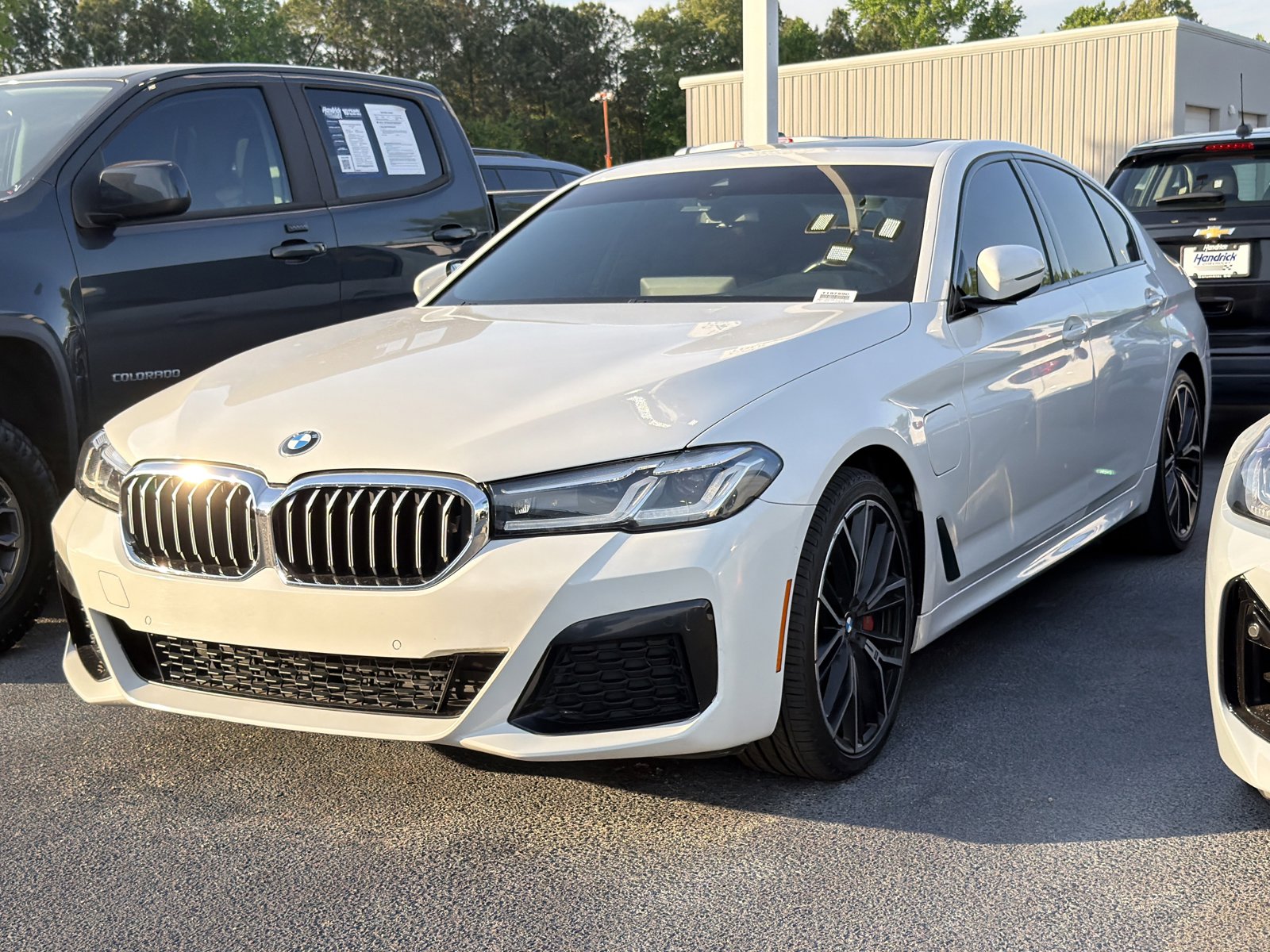 Used 2021 BMW 530e w/ M Sport Package image 7