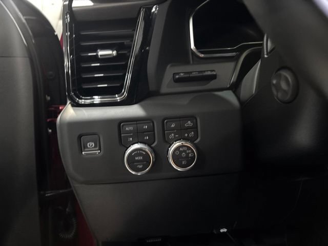 Used 2025 GMC Sierra 1500 AT4 w/ AT4 Premium Package AWD/4WD image 17