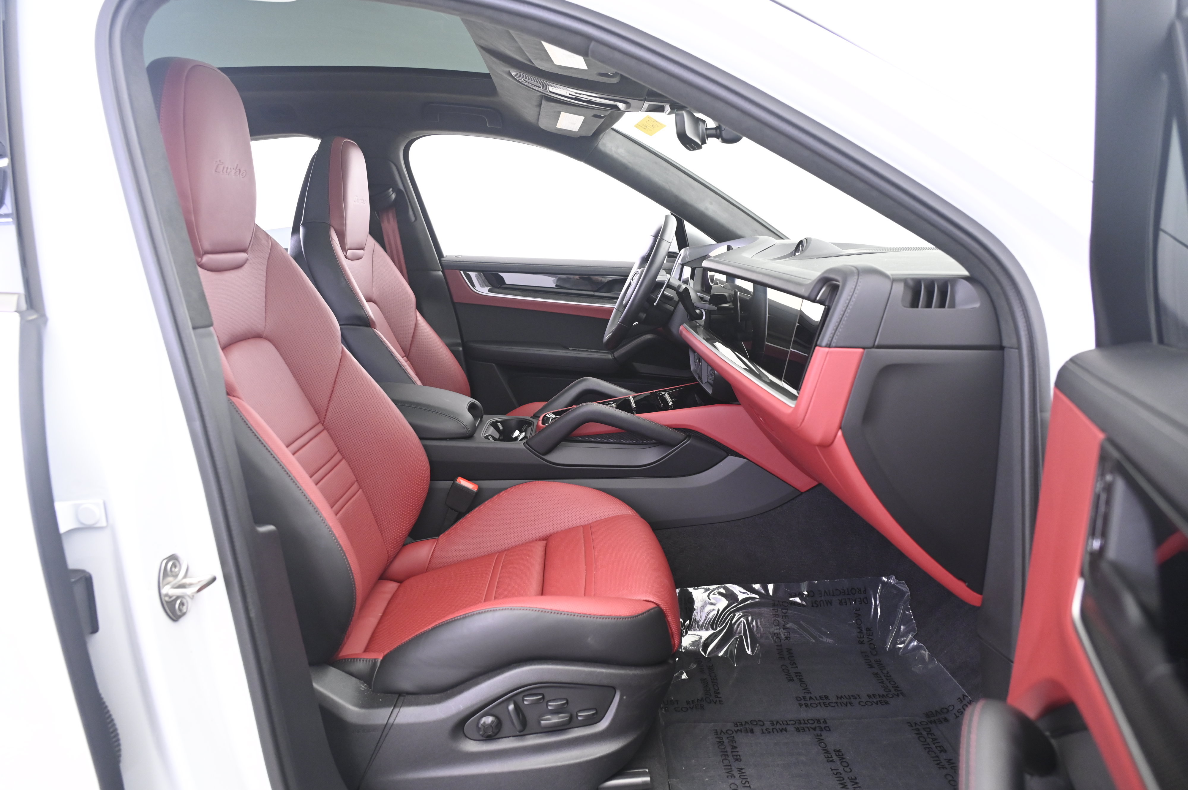Certified 2026 Porsche Cayenne Turbo AWD/4WD image 23