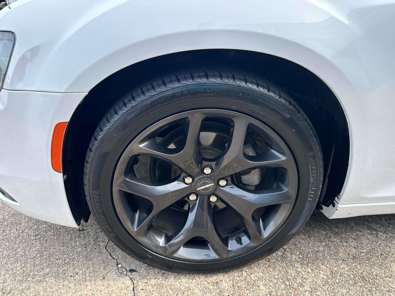 Used 2021 Chrysler 300 Touring w/ Sport Appearance Package image 4