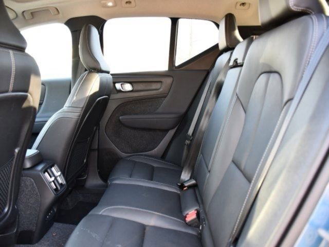 Certified 2025 Volvo XC40 B5 Plus AWD/4WD image 14